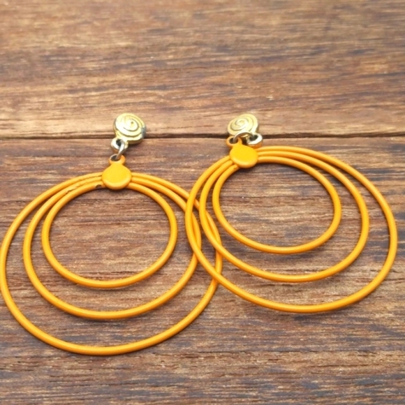 Flirty and fiery‎ orange hoop earrings groovy retro E840